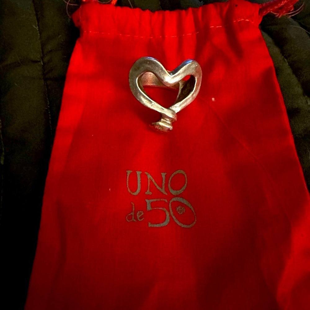 UNO de 50 heart ring